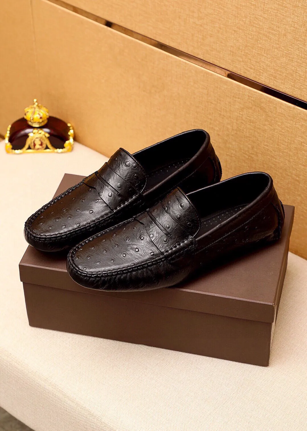 Men's Men's Shoes 💰: 460 💰💐 BV Men's Slip-on Shoes® [BOTTEGA VENETA] Official website counter new model, one-to-one mold opening ⚠Italian calfskin ➕Embossed ➕Cow 🐂 leather lining. Driving slip-ons, available at counters, sizes 38～44 (45🉑️customized)